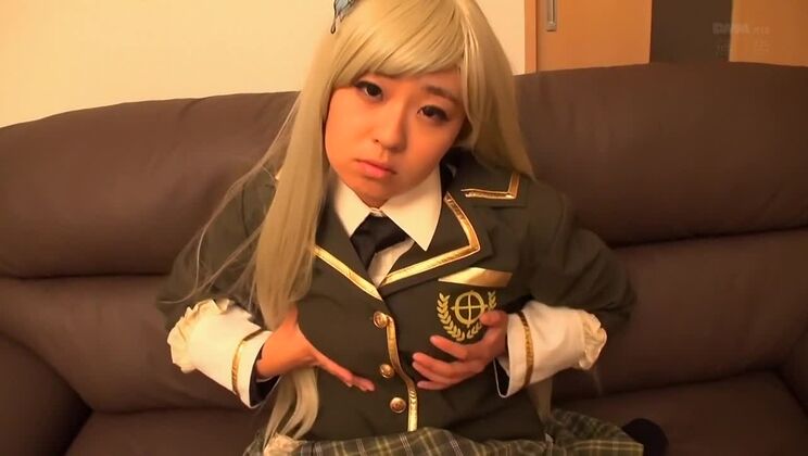 日本の淫乱な女、佐藤愛梨がエキゾチックなJAV検閲フェチ、ソロガールシーンに登場