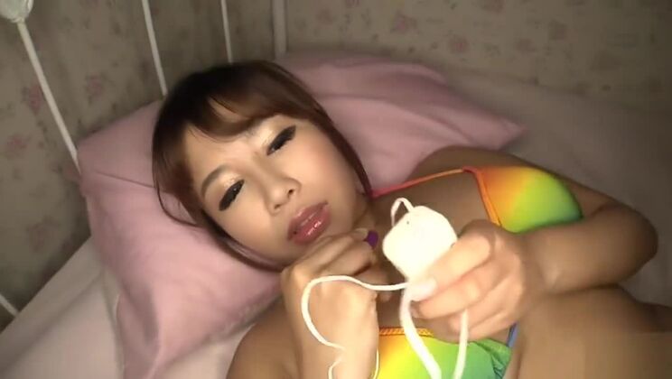 クレイジーな美女、巨乳のJAV映画限定版に登場する信じられないほど魅力的な日本人女性