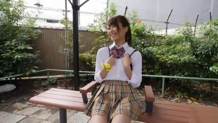 ワイルドな日本人モデルが出演する、無修正の素晴らしいJAVシーン