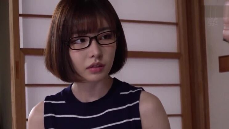 私の夫は父によって5分間追い出されましたが、その間私の夫は