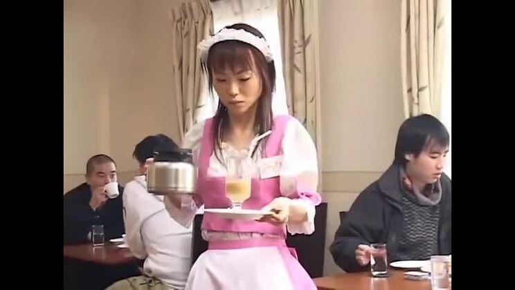 エキゾチックな日本人ビッチ、白雪美緒が最高のパブリック、POV JAV映画に登場