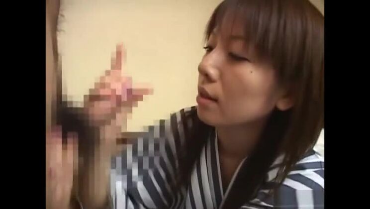 字幕付き不貞な日本人妻が俳優にフェラチオをする