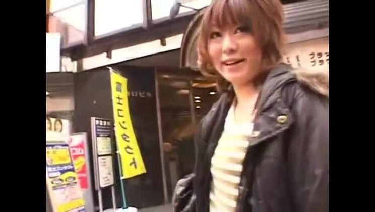 エキゾチックな日本人美女が出演する、最もホットなギャングバン、アナル/アナルJAVビデオ