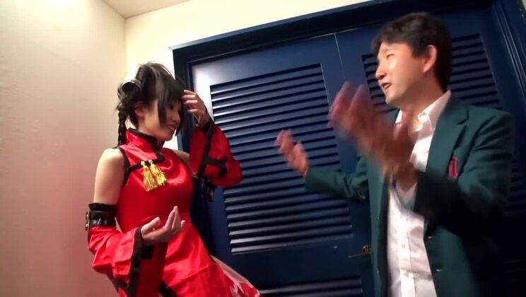 日本の最高のモデルが、検閲済みのHorny JAVの飲み込み、スリーサムビデオに出演