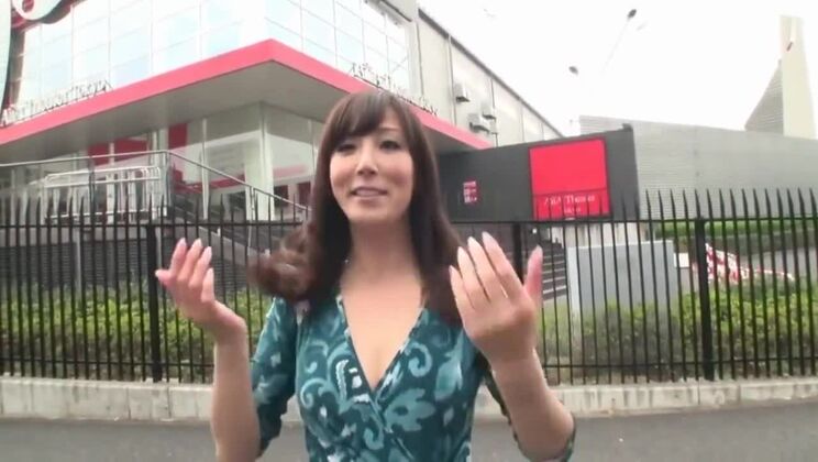 今まで見た中で信じられないほど魅力的な日本人美女が出演するホットなJAVビデオ