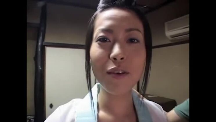 最高のフェティッシュJAVクリップに登場するクレイジーな日本人モデル