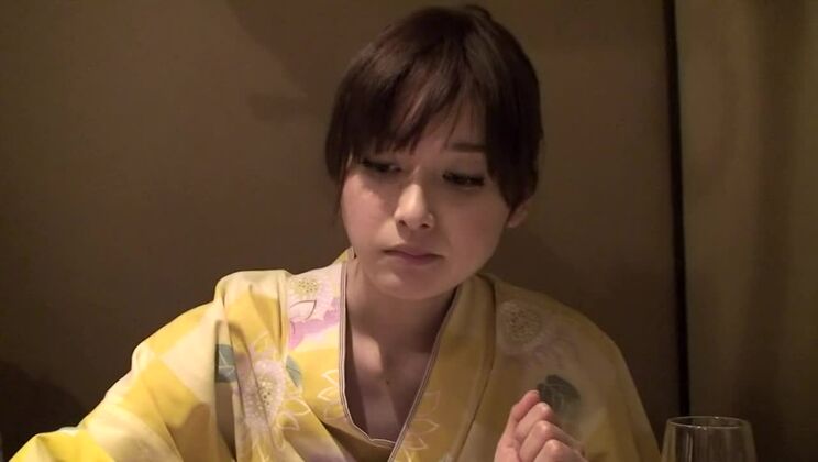 クレイジーなフェラチオ、ティーンのJAVビデオで最高の日本人売春婦