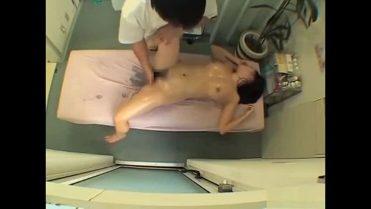 彼女は誰ですか?最高の無