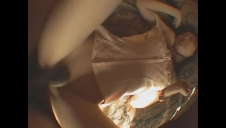 最もホットな日本人女性、レイラ・アイサキが出演するエキゾチックでロマンチックなJAVビデオ