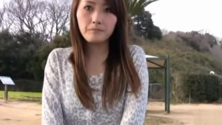 ストッキング姿の可愛くてムラムラした美女が挑発して激しくファックされる