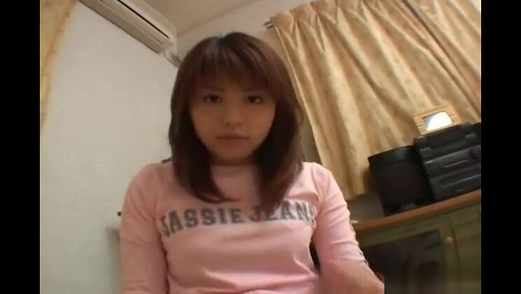 巨乳のクレイジーな日本人ビッチ、フェラチオ/フェラJAVクリップ