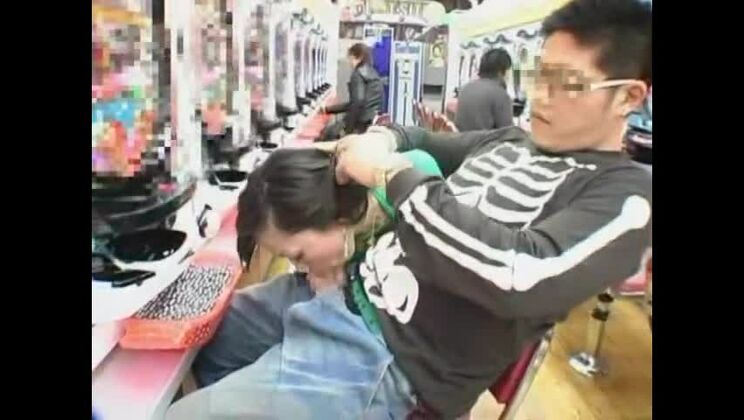 エキゾチックな日本人売春婦、黒沢エレナ、萌え3、飛田まりが出演するクレイジーな公共のJAV映画