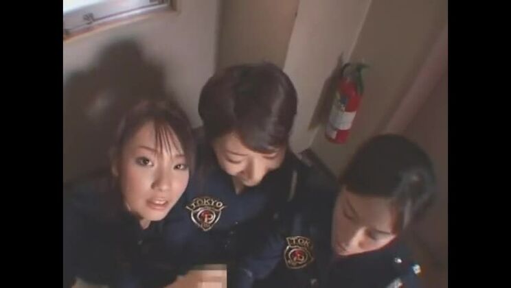 エキゾチックな日本人美女、大星あこ、遠藤美飛雄、河合ひなたが出演する、興奮したPOVグループセックスJAV映画