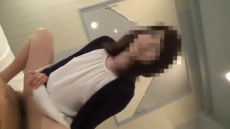 クレイジーなJAV映画で日本人モデルを見てみてください、あなたの心を虜にするでしょう