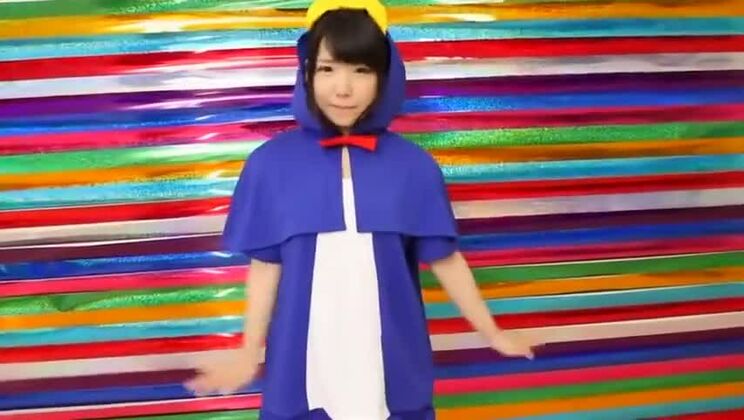 美しいアジア人ビッチが顔射を求めている