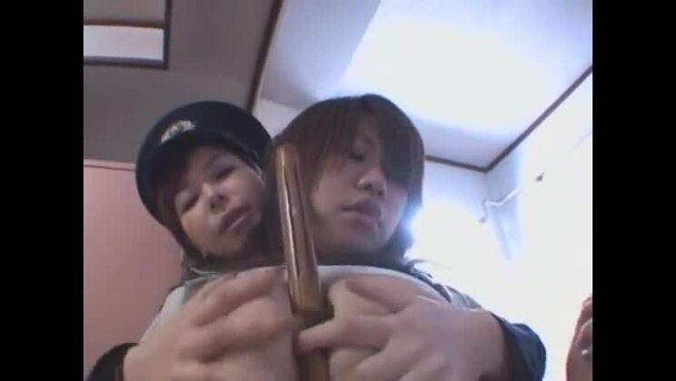 エキゾチックな日本人ビッチが出演する、驚異のレズビアン/レズビアン、巨乳JAV映画