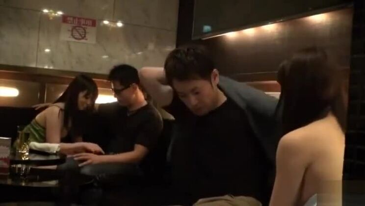 最高の潮吹き、中出し/中出しのJAVクリップ限定版に登場する素晴らしい日本のビッチ