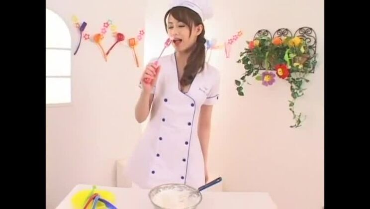 日本のセクシーなモデル、吉沢明歩が出演する、驚くべきフェティッシュ、自慰行為のJAVクリップ。