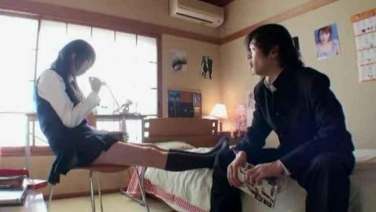 最高の日本人女の子が登場する素晴らしいJAVビデオ