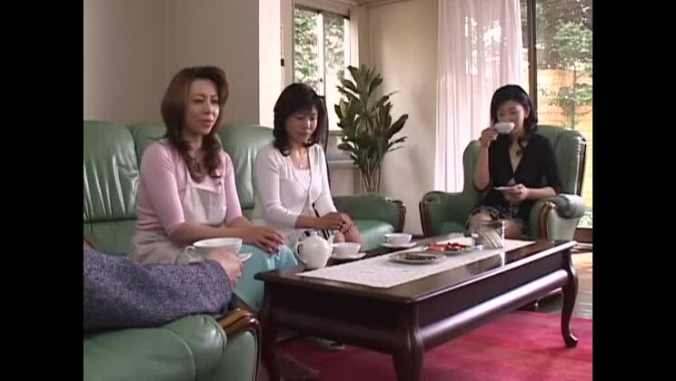 エキゾチックな日本人売春婦、浅井舞香、榎本典子、風間由美の「Horny Fingering」巨乳JAVクリップ