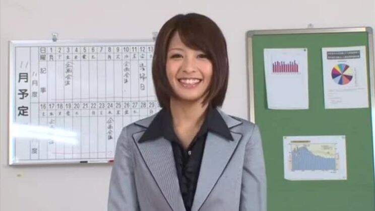 夏目ゆうき、可愛いアジア系の美女が自慰行為をした