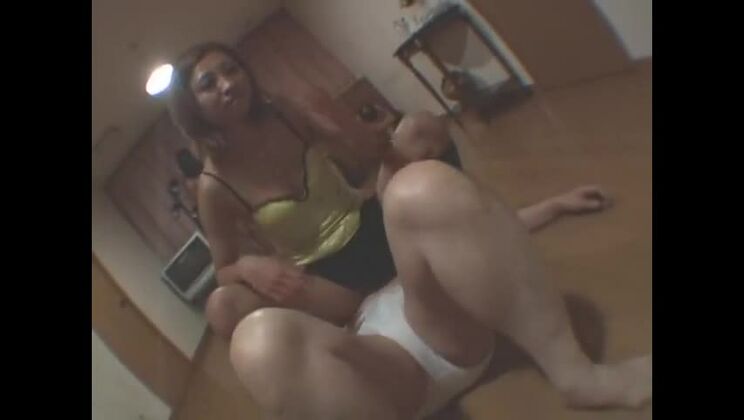 最もホットな日本人美女が登場する、検閲済みの素晴らしいJAVセックスクリップ