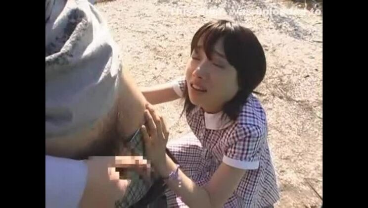 最もホットな屋外での日本のクレイジーな尻軽女、JAV映画のコンピレーション