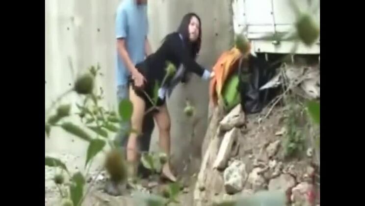 フィーチャー 公共の場でファックする日本のティーンエイジャー 1