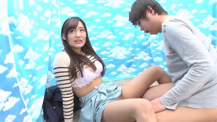 甘い日本人美女がお金のために処女に犯される