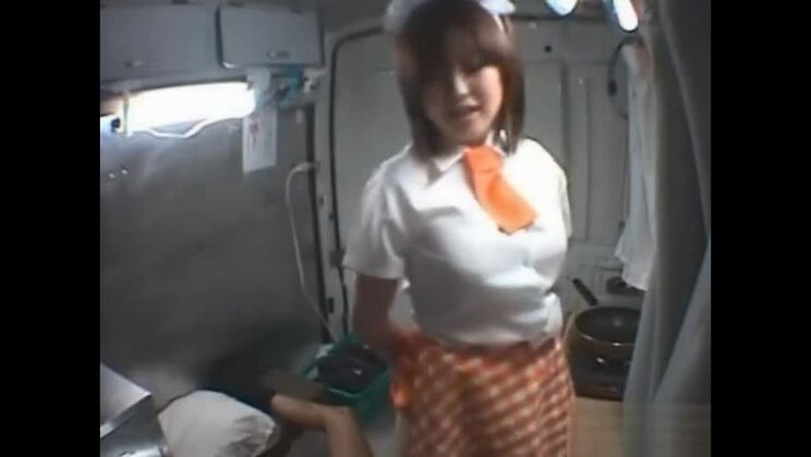 荒々しく淫らなマンコを激しく突く