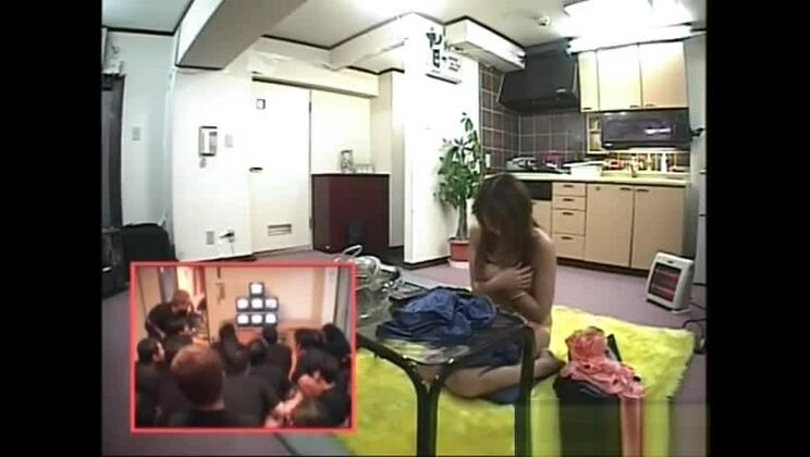 日本の10代の若者が顔射される