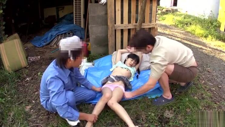 神々しい娼婦が登場するアジアのセックスビデオ