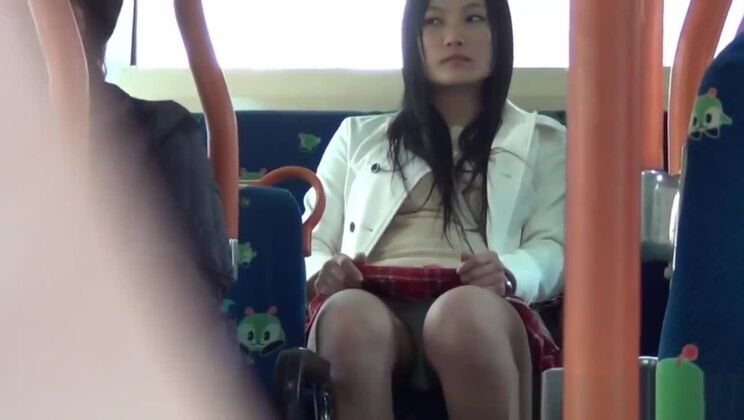 日本のぽっちゃり女性がカメラを挑発