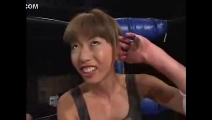 Pelea entre 2 japonesas 2人の日本人女の子の間の本当の戦い