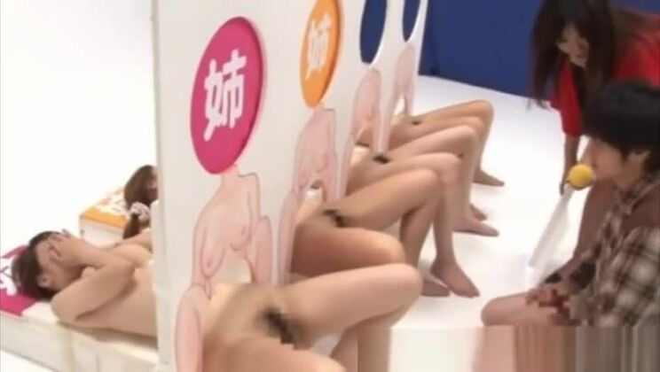 アジアの美女はマンコを激しく突かれて、もっともっと欲しがる