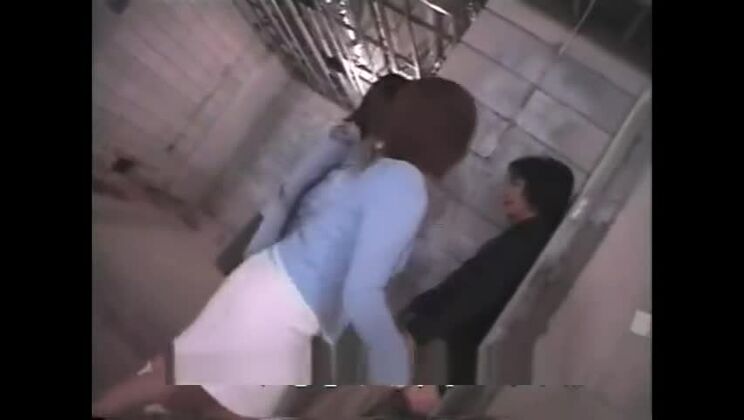 OL2人によるＭ男いじめ