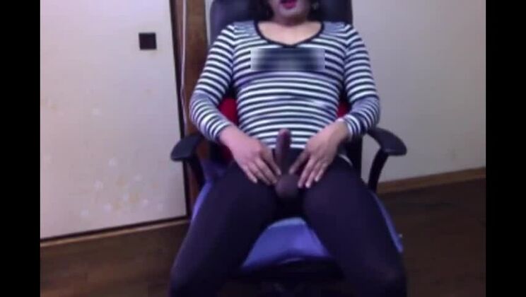 ホットな/ふたなりJAVシーンの無修正版に新しい日本人モデルが登場