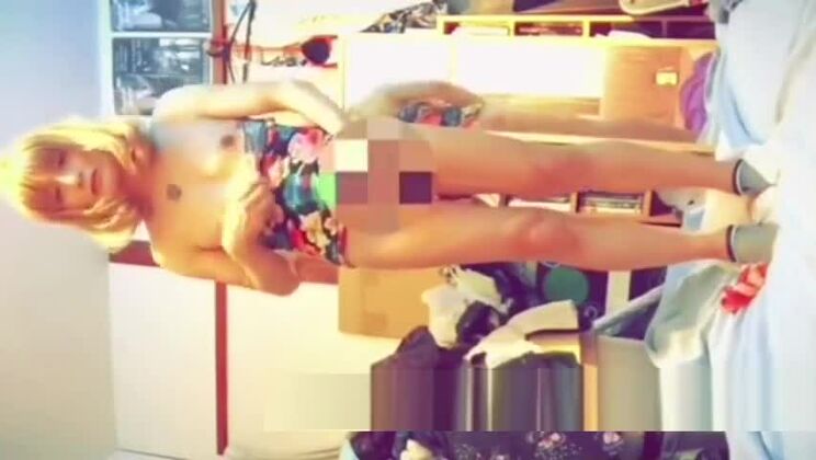 アンはオナニーをする