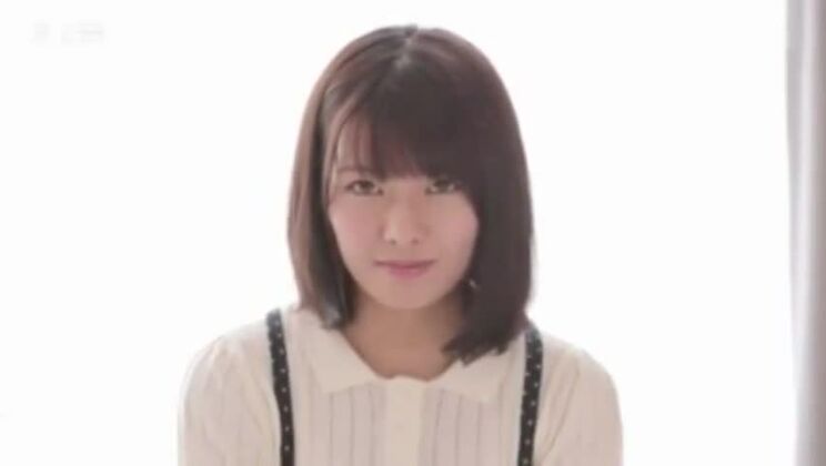 奥手ナボインちゃんに「カメラ目線」で淫語(1)