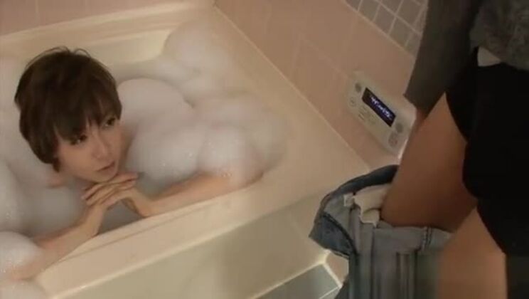 魅惑的な日本のフェラチオ