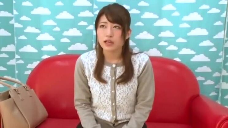素晴らしいJAV映画に登場する新しい日本人女の子