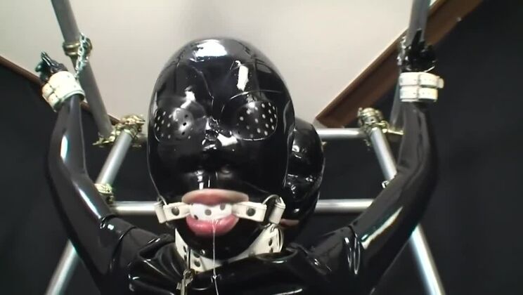 未来堂 - ゴムカップル鉄パイプ拘束プレイ