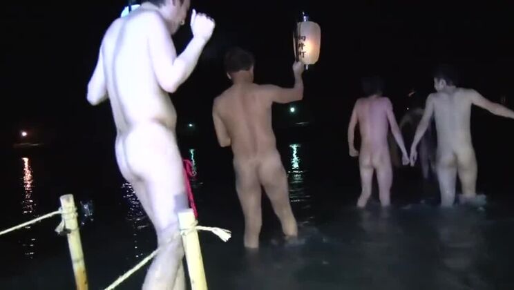 手を握っていれば、私たちはそこにいる… どういうわけか、私たちはどこかへ向かっている