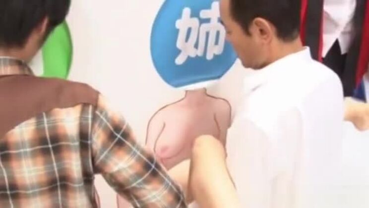 アジア系の尻軽女はゲームショーで遊ぶのが大好き